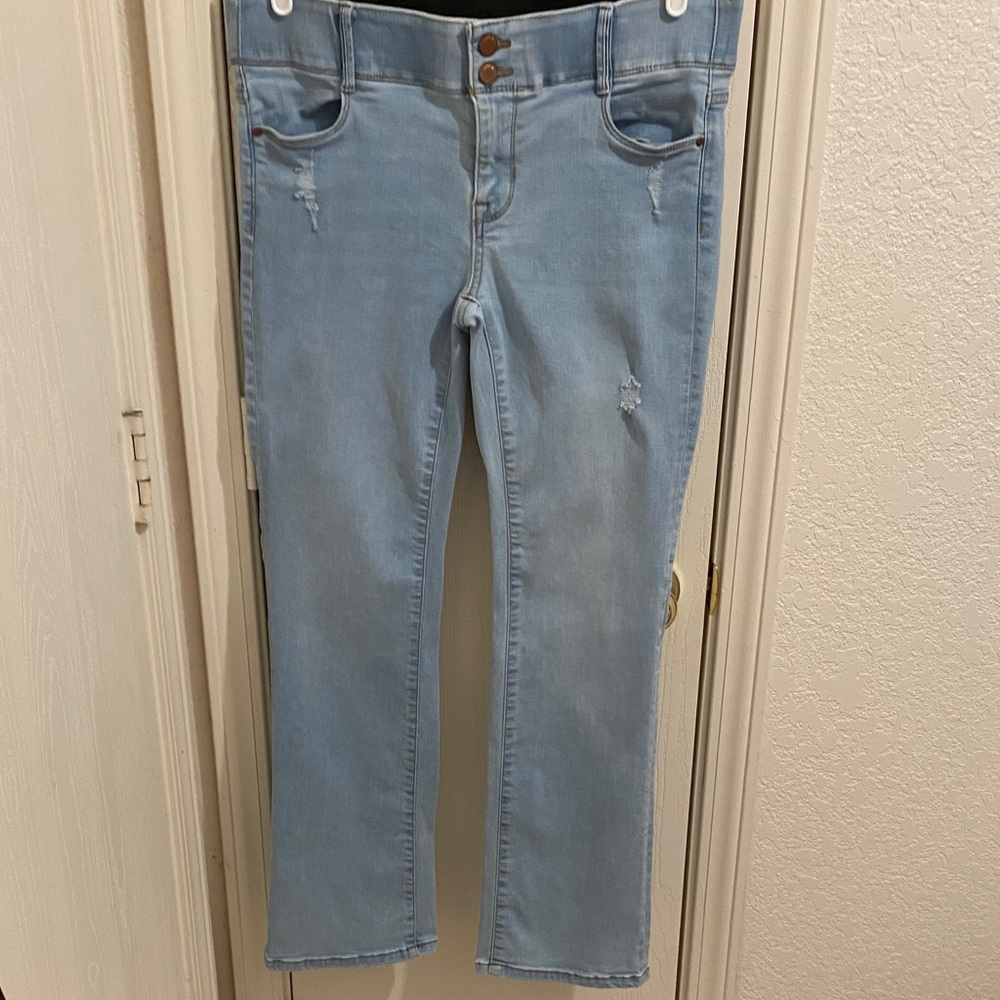 Apt. 9 Women's Light Blue Jeans Size 12